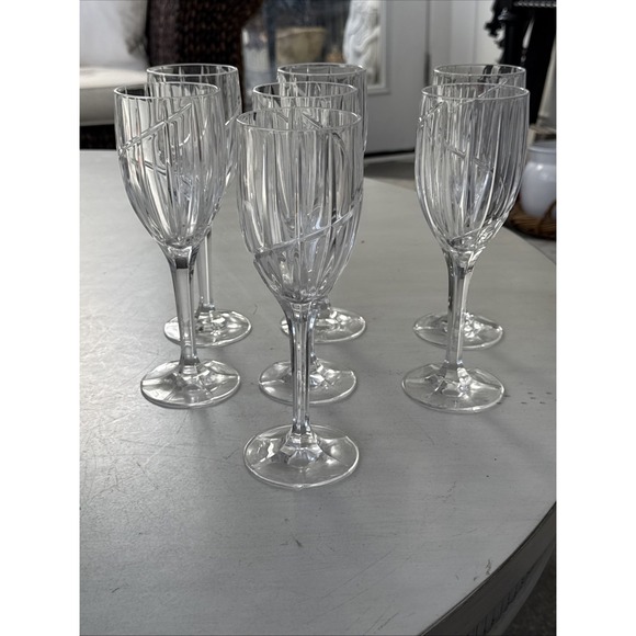 Mikasa Crystal Uptown Water/ Wine Glasses Vertical Lines Swirl 10oz9